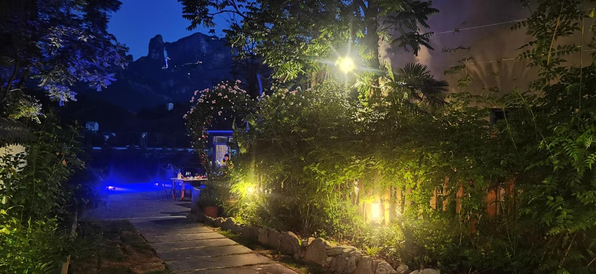 Tujia Folk Houses จางเจียเจี้ย ภายนอก รูปภาพ